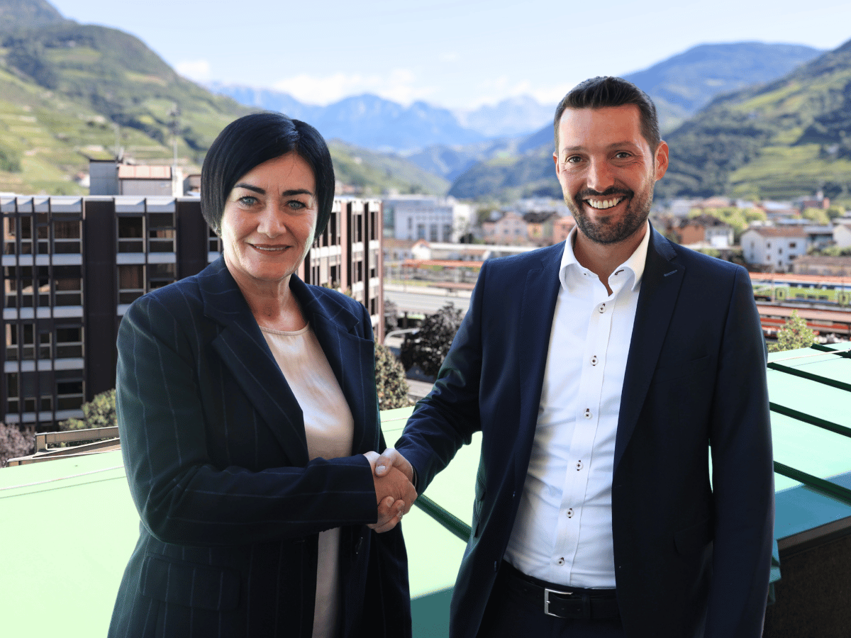 LR Mair gratuliert dem neu gewählten Präsidenten des Gemeindenverbandes